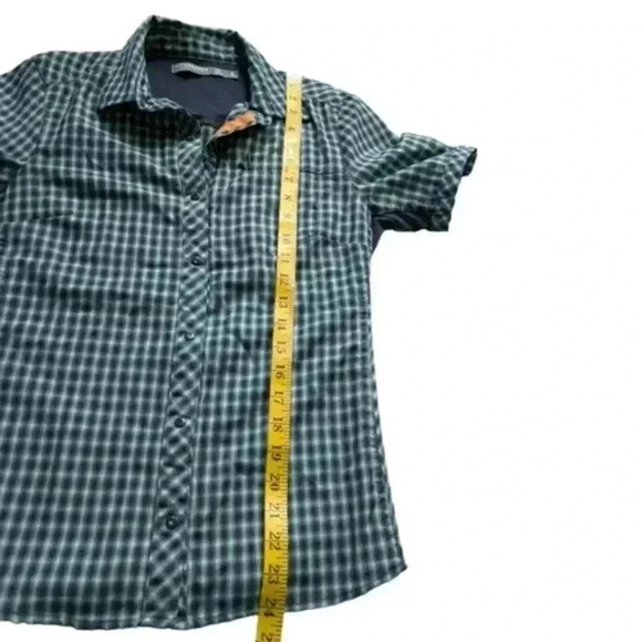 Icebreaker Shirt Short Sleeves Button Down Green Blue Pocket Women's size Small - Picture 11 of 11